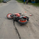 На Волині мотоцикл зіткнувся з автівкою, водія двоколісного госпіталізували