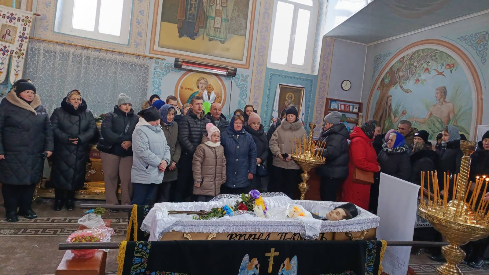 На Волині в останню земну дорогу провели захисника Анатолія Денисюка