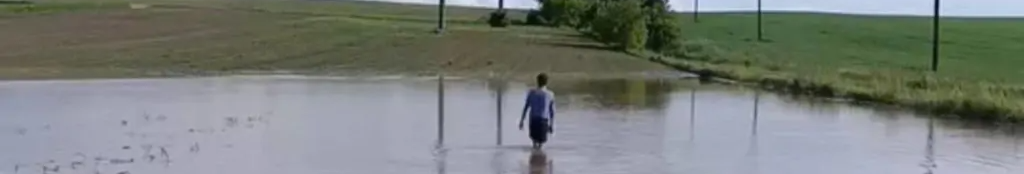 «Усе у воді»: в громаді на Волині після зливи затопило подвір’я приватних будинків