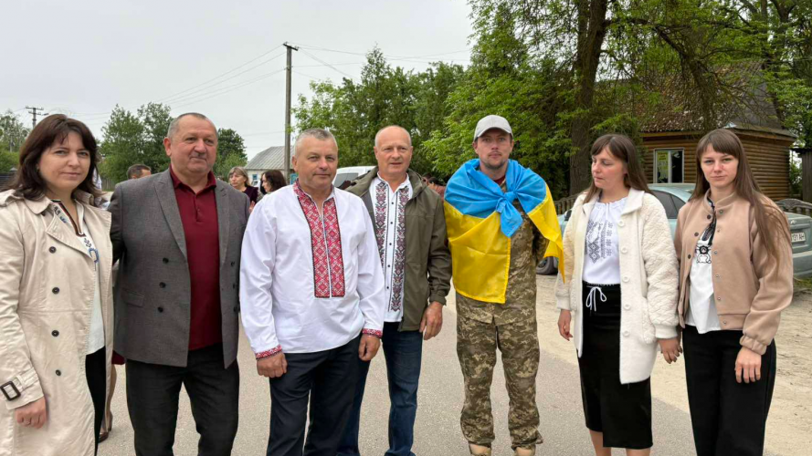 На рідну Волинь після полону повернувся воїн Андрій Войчук