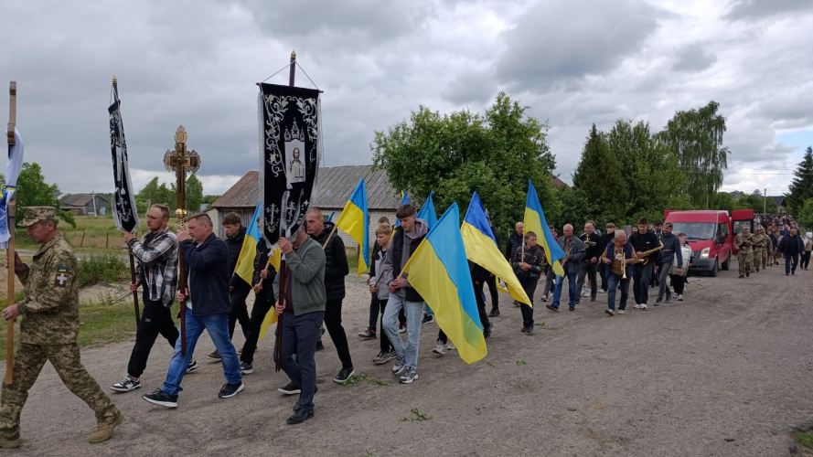Майже 2 роки рідні жили вірою та надією: на Волині поховали Героя Володимира Віннічука, який довгий час вважався зниклим безвісти