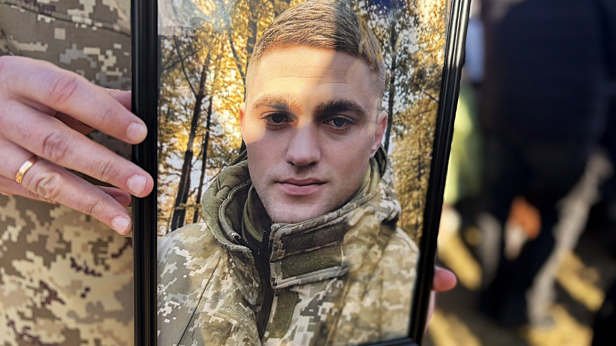На Волині провели в останню дорогу 28-річного Героя Тараса Мельника
