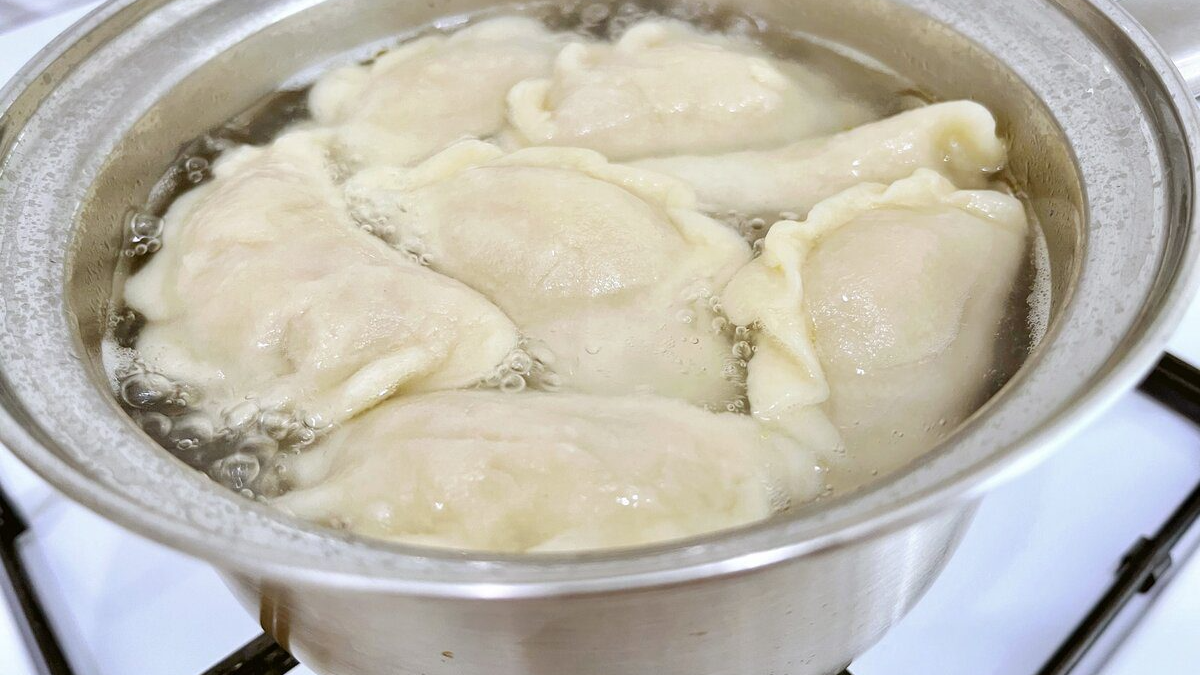 Додайте одну ложку і вимкніть через 8 хвилин – вареники будуть ідеальні