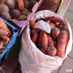 Скільки коштує картопля, морква та інші овочі на ринку у Луцьку?