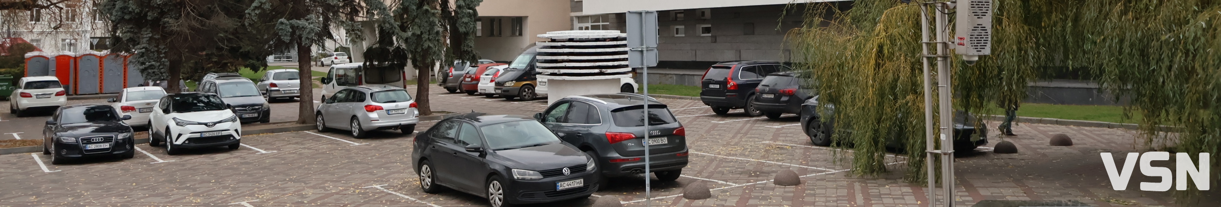 У Луцьку готують нові платні парковки: де саме можуть з’явитися шлагбауми