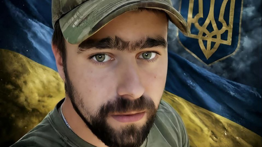 Загинув майже рік тому: до рідного дому на Волинь «на щиті» повертається Герой Віктор Петрухін