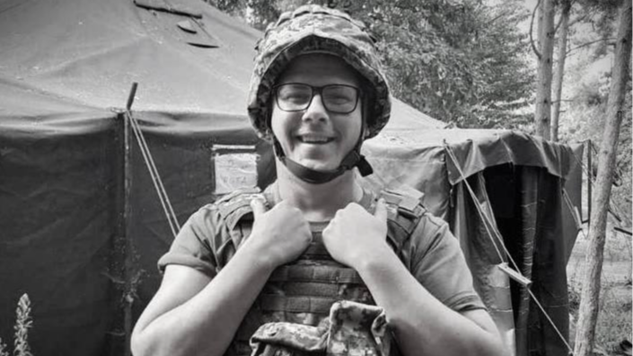 Третій день поспіль громада прощатиметься із Героєм: на Волині поховають 35-річного захисника Олександра Ластенка