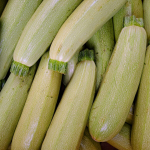 Будете мати мізерний врожай і тих, і інших: біля яких овочів не можна висаджувати кабачки