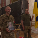 Довгий час вважали зниклим безвісти: у Луцьку попрощалися з Героєм Андрієм Волощуком. Відео