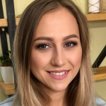 Найменшій донечці лише два роки: волинянка бореться з онкологією