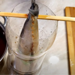 Рецепт маринованої скумбрії у пляшці: виходить наче копчена