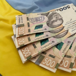До Дня Незалежності українцям виплатять від 450 до 3 100 грн: хто отримає допомогу