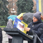 «Ми чекаємо Вас»: у Ковелі відкрили інсталяцію-книгу, присвячену полоненим і зниклим захисникам