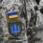 Біля Луцька чоловік збив з ніг військового ТЦК і провіз його на капоті