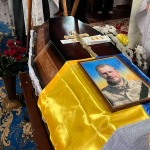 Майже рік вважався зниклим безвісти: на Волині поховали Героя Анатолія Ленартовича