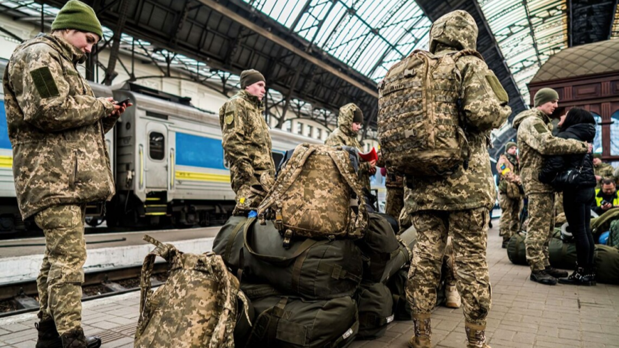 В Україні чоловікам почали надсилати «повістки» по СМС: чи можна їх ігнорувати