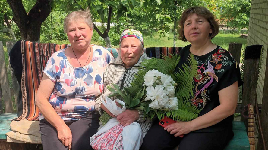 Народила трьох дітей, має двох онуків і трьох правнуків: у громаді на Волині привітали 91-річну ювілярку