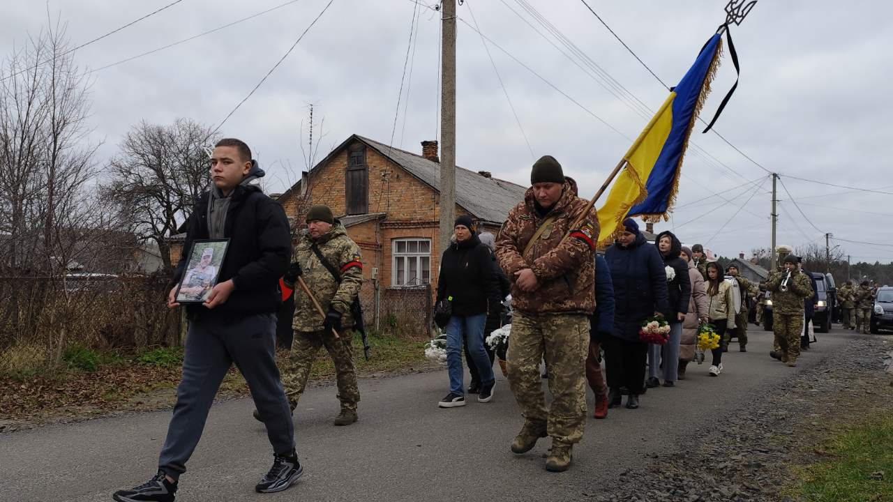 Серце зупинилося у лікарні: на Волині попрощались з ветераном війни Олександром Бондарем