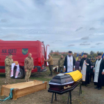 Коровай ділили на кладовищі: на Волині попрощалися з 22-річним Героєм Максимом Гуменюком