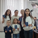 На Волині мама з п’ятьма дітьми одночасно оформила закордонні паспорти