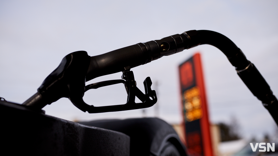 5 помилок водіїв під час заправки, які коштують грошей