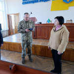 Майже 5 років боронив країну від окупантів: родині воїна з Волині вручили його посмертну нагороду від Головнокомандувача ЗСУ