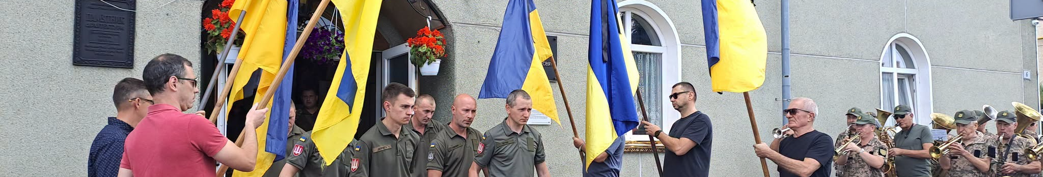 Медики боролися за його життя, але врятувати воїна не вдалося: на Волині поховали Героя Валентина Колочуна