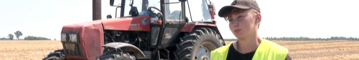 «Війна, рук не вистачає»: на Волині десятки дівчат обирають професію трактористки