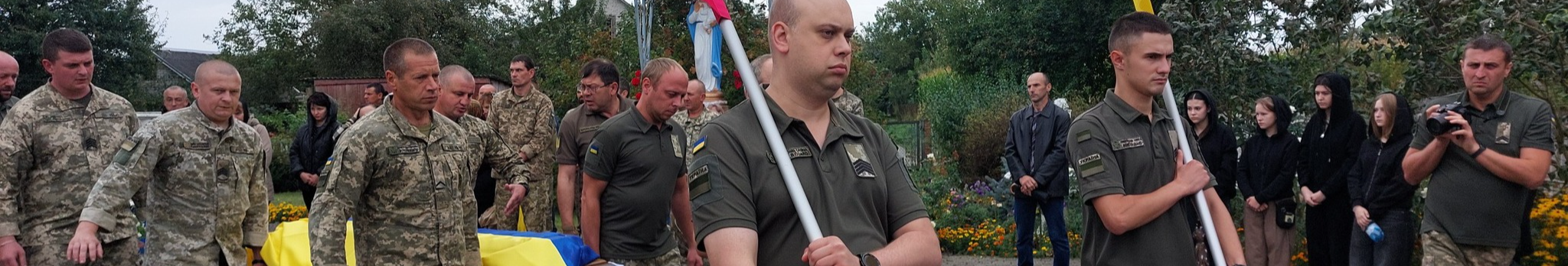 Три місяці боротьби за життя: на Волині провели в останню дорогу захисника Олександра Гуля
