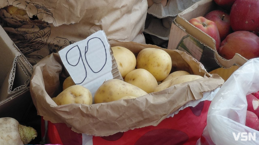 160 грн за кіло: скільки коштує молода картопля у Луцьку
