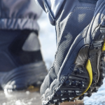 Слизьке взуття більше не проблема: простий спосіб зробити підошву нековзкою