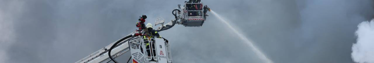 Показали фото з місця пожеж після атаки шахедів у Луцьку