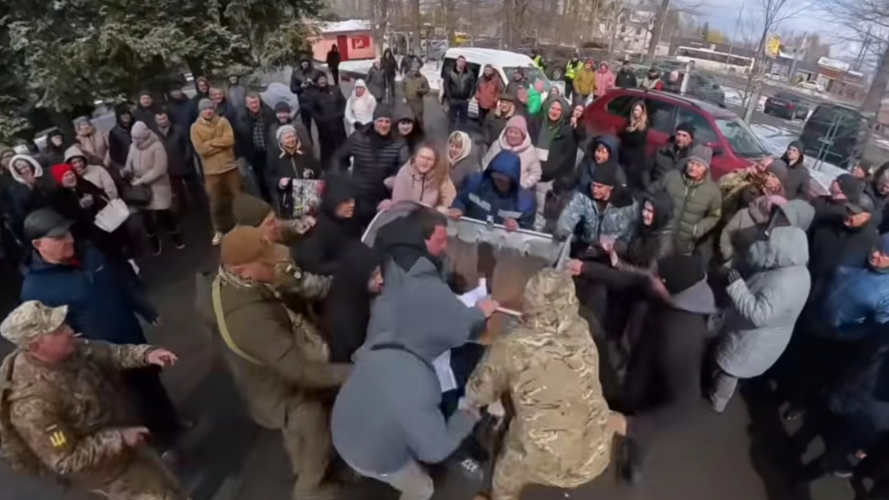Директора лікарні кинули у сміттєвий бак на Житомирщині