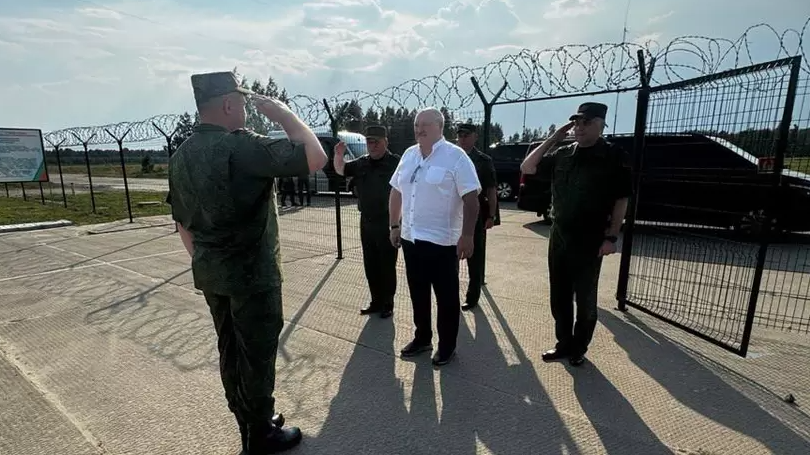 «Ми ніякі не вороги для українців»: Лукашенко наказав відвести свої війська від кордону з Україною