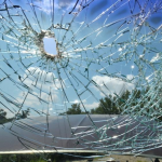 На Волині чоловік кинув камінь в автомобіль жінки і вдарив її: як його покарали