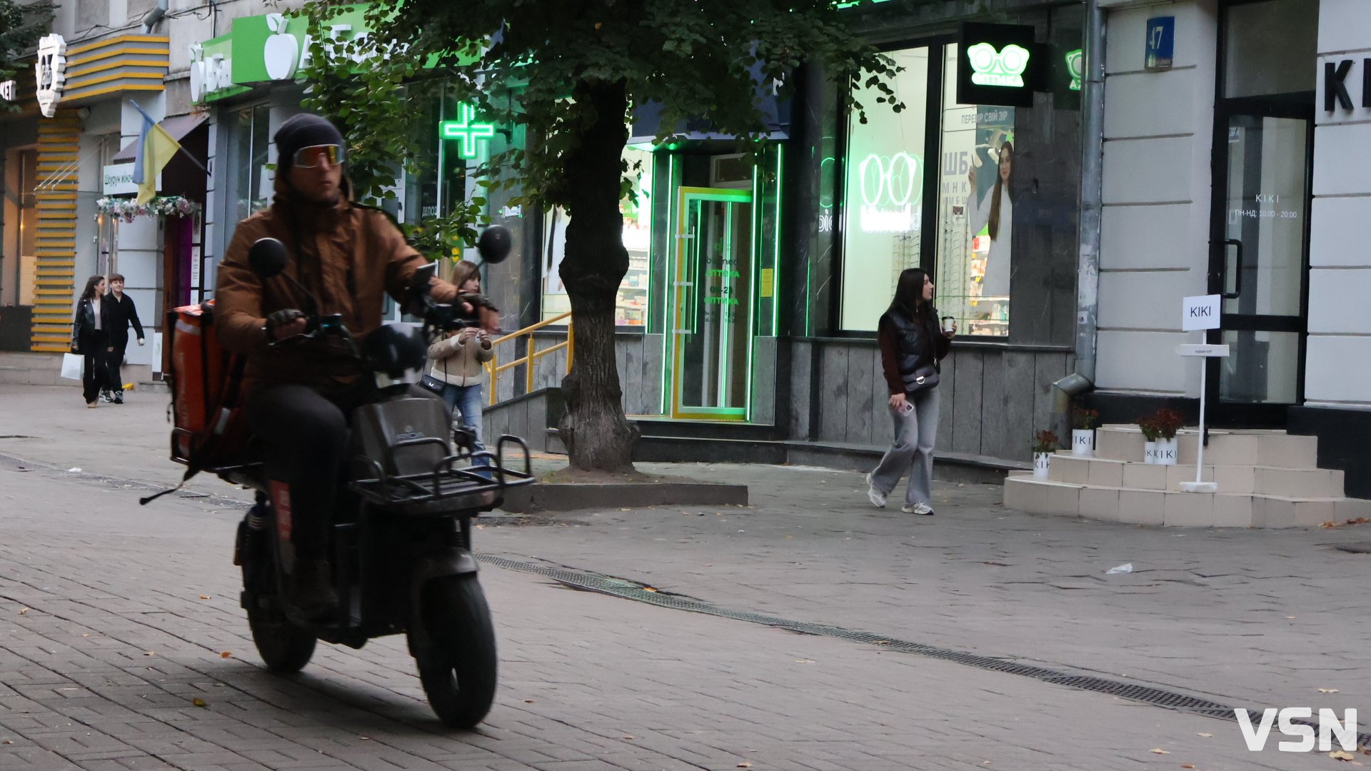 Від касира до кур’єра: які вакансії пропонують студентам у Луцьку