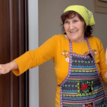 Через її руки пройшли десятки короваїв, сотні кілограмів м’яса і тисячі голубців: історія весільної господині з Волині із 40-річним стажем