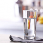 Цікавий факт: чому вранці потрібно пити теплу воду