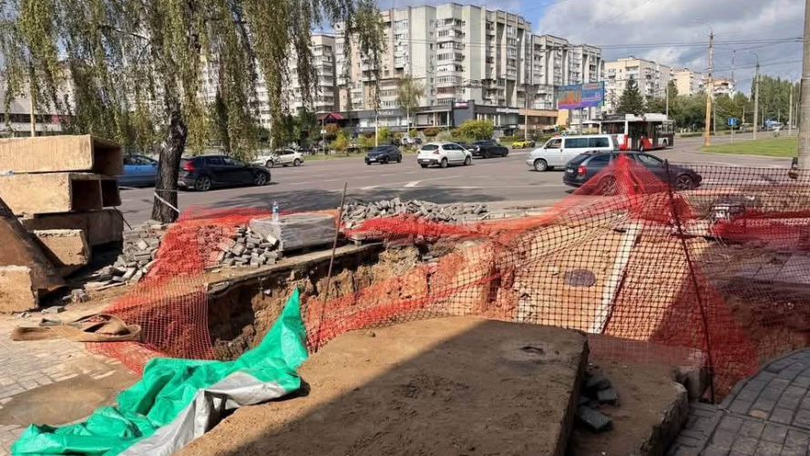 У Луцьку триває масштабна заміна тепломереж: оновлять 12,8 км труб
