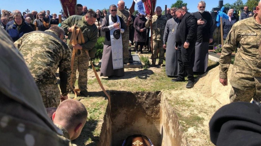 До останнього подиху захищав кордон Батьківщини: на Волині попрощалися з Героєм Сергієм Деркачем