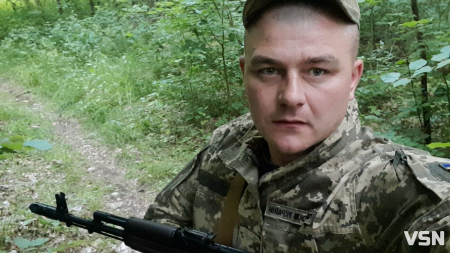 Намагаючись евакуювати полеглого побратима, підірвався на міні. Спогади про Героя з Волині Ігоря Панасюка