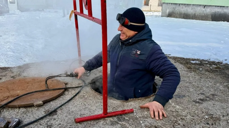 Комунальники працюють без перепочинку: у Нововолинській громаді ліквідовують наслідки атак на енергосистему