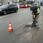 У Луцьку почали аварійний ямковий ремонт доріг: на яких вулицях проводять роботи