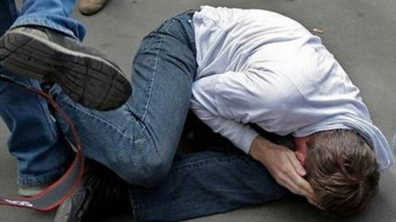 У Луцьку п’яні молодики побили чоловіка після відмови дати 10 гривень: як їх покарав суд