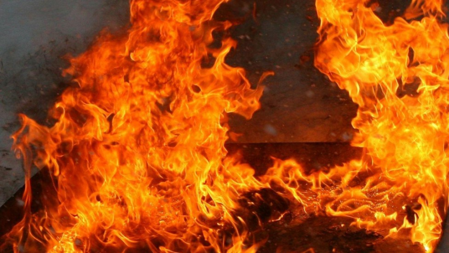 У Луцьку горіла квартира. 95-річну господиню - врятували