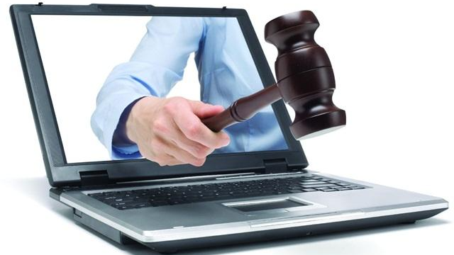 Волинська митниця виставила на торги конфісковані музичні інструменти й автозапчастини