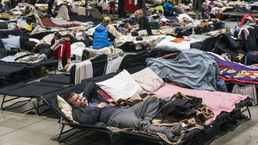 «Заробляють на трагедії»: у Польщі викрили компанію на мільйонних оборудках із розміщенням біженців