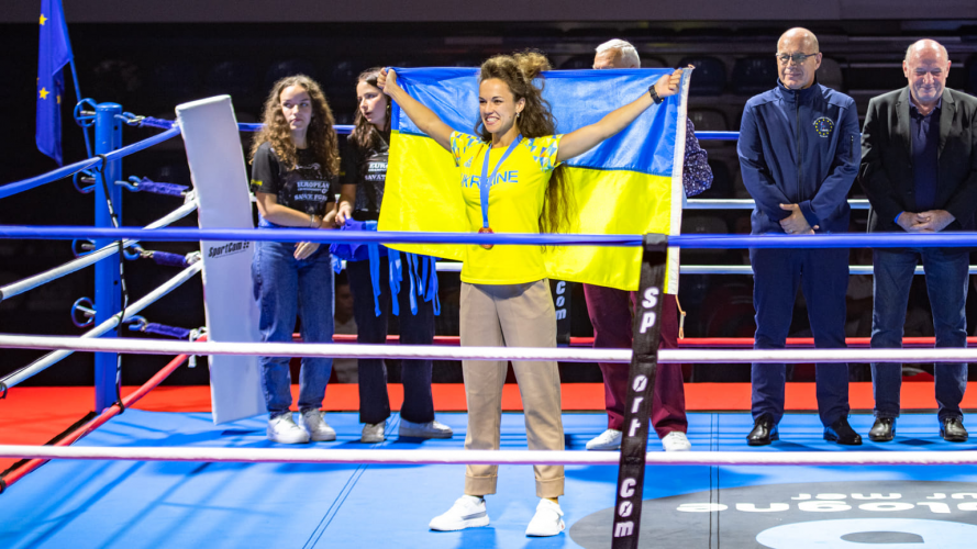 Юна лучанка завоювала срібну медаль на чемпіонаті Європи з французького боксу
