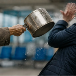 На Волині судили пенсіонерку, яка кинула каструлю в обличчя працівниці автостанції