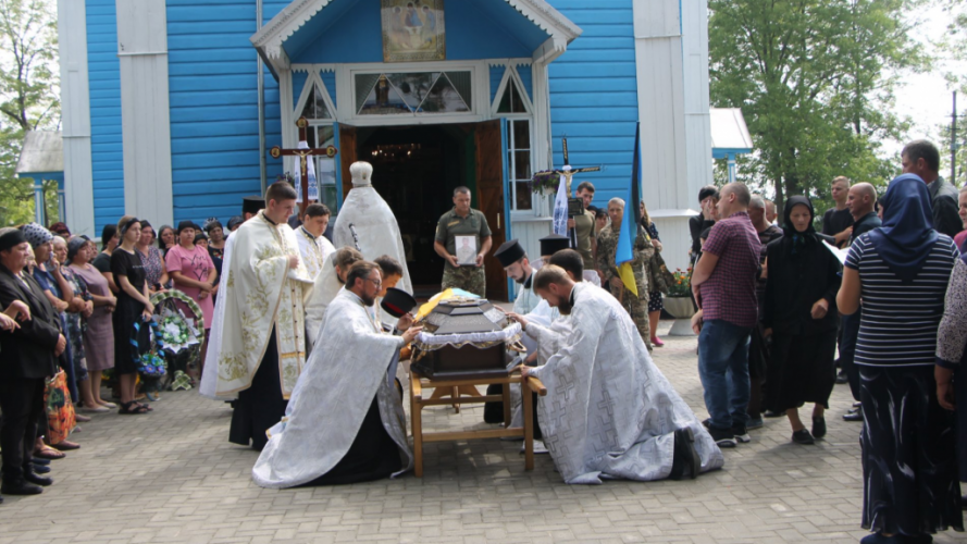 Назавжди залишиться 22-річним: на Волині попрощалися із загиблим Героєм